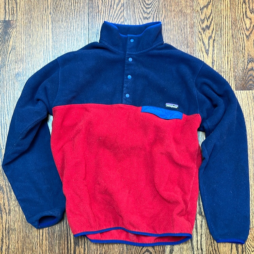 Patagonia - Synchilla fleece - red and navy - size L